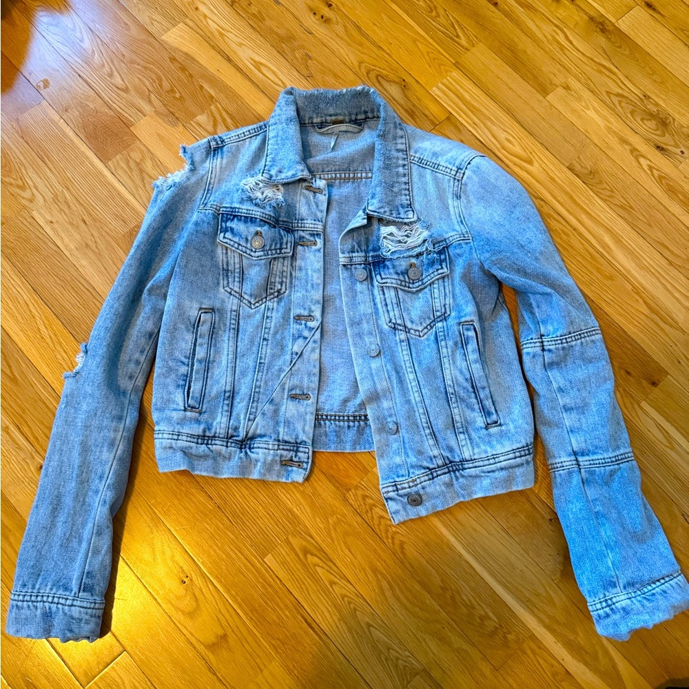 Women’s Free People Light Wash Distressed Denim Jacket Sz XS